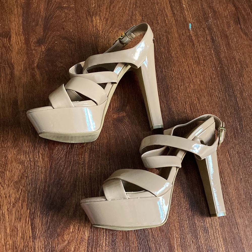 Jessica Simpson taupe size  9 1/2 neutral sexy sandal heels